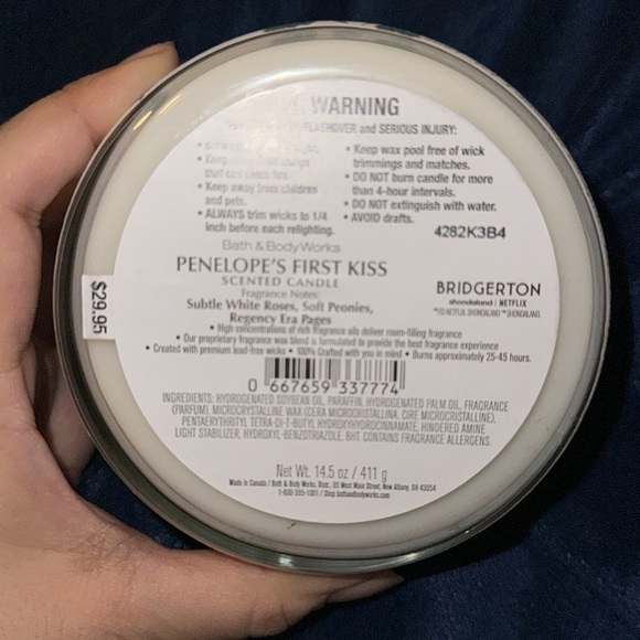 Bridgerton collab Penelope's first kiss candle by bath and body works - Picture 4 of 4
